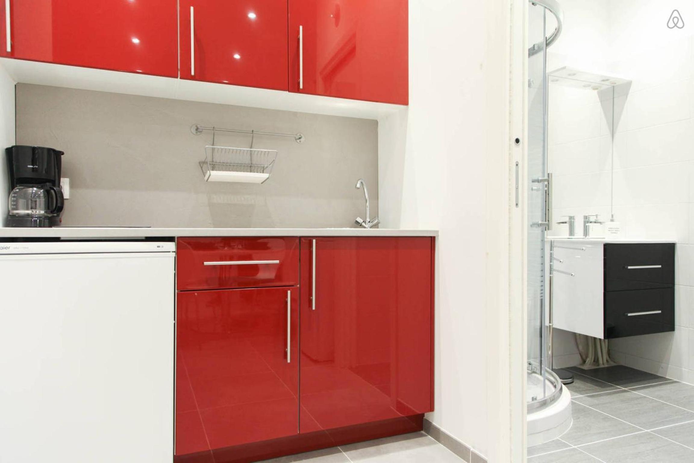 Nice Renting - GALLO - New Modern Loft Old Town Massena view 2