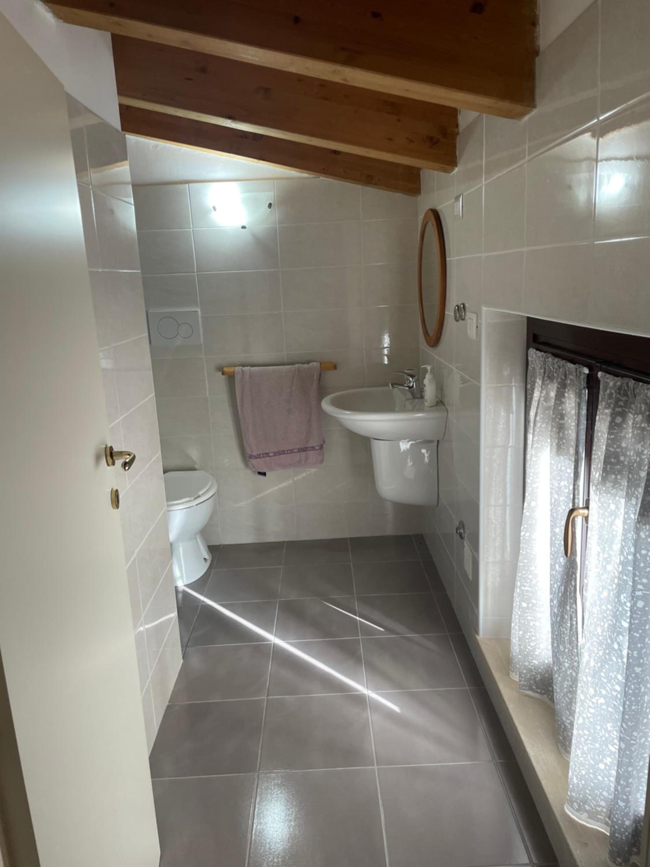 Le Mansarde en Ortona — bathroom
