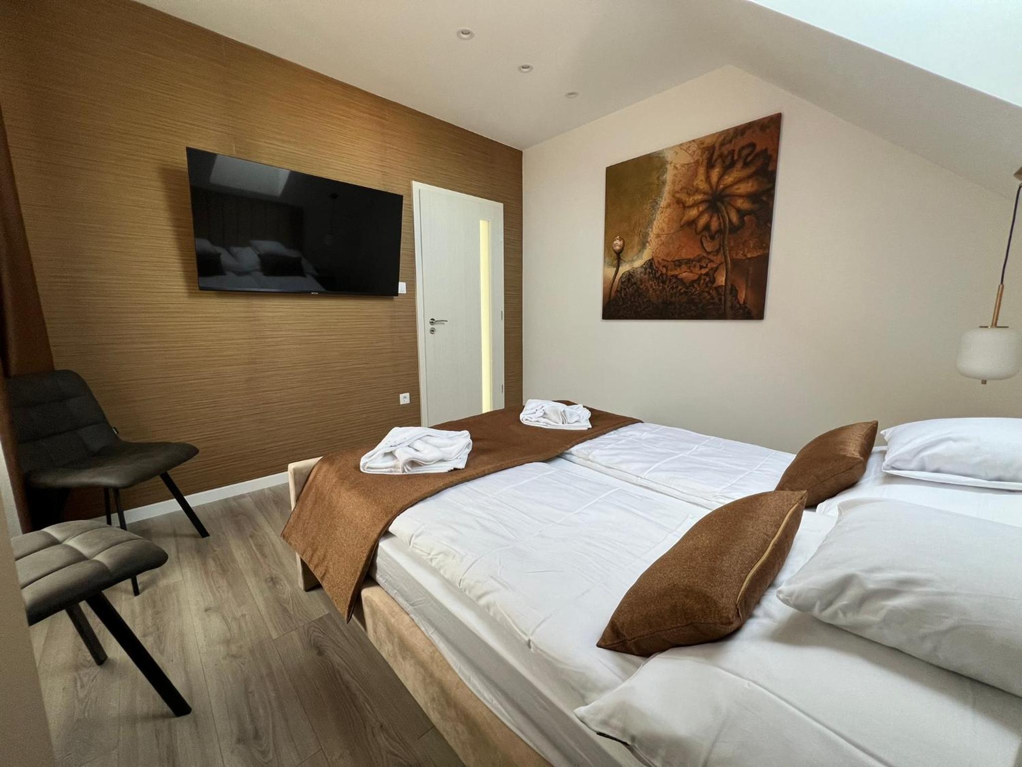 ASTRA LUX Apartments