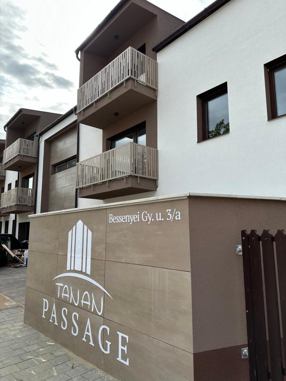 ASTRA LUX Apartments