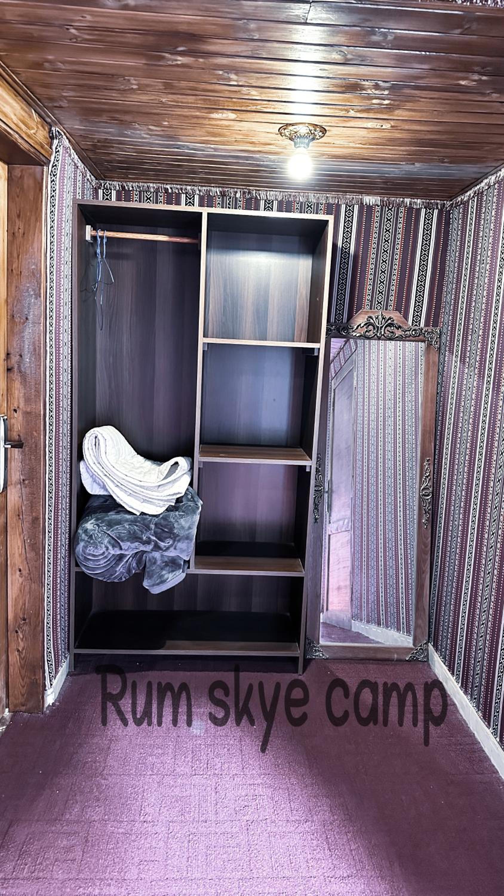 RUM ARIZONA lUXURY CAMP