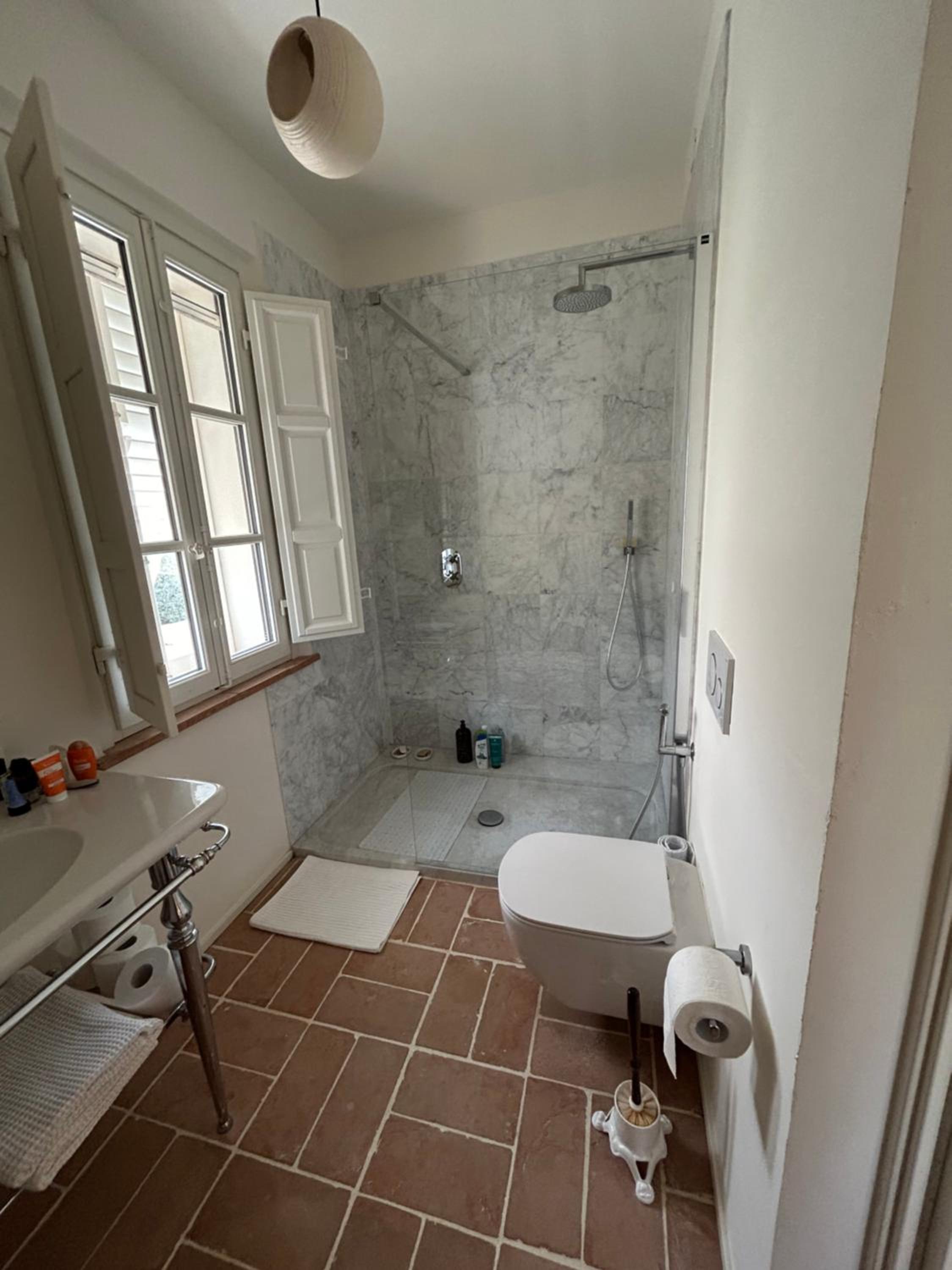 Casa Oro en Montecarlo — bathroom