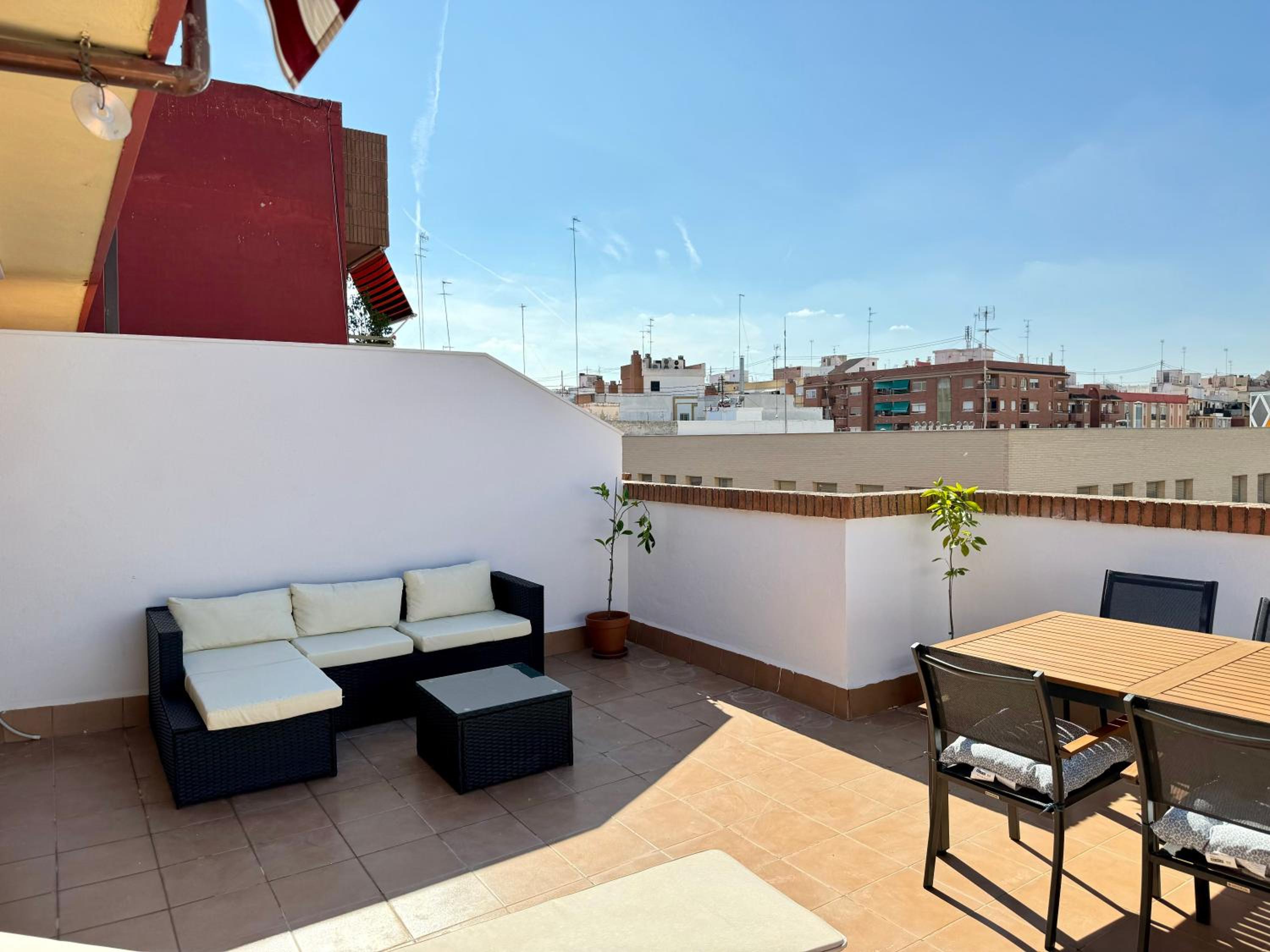Your Long Stay Attic Home in Valencia photo 4