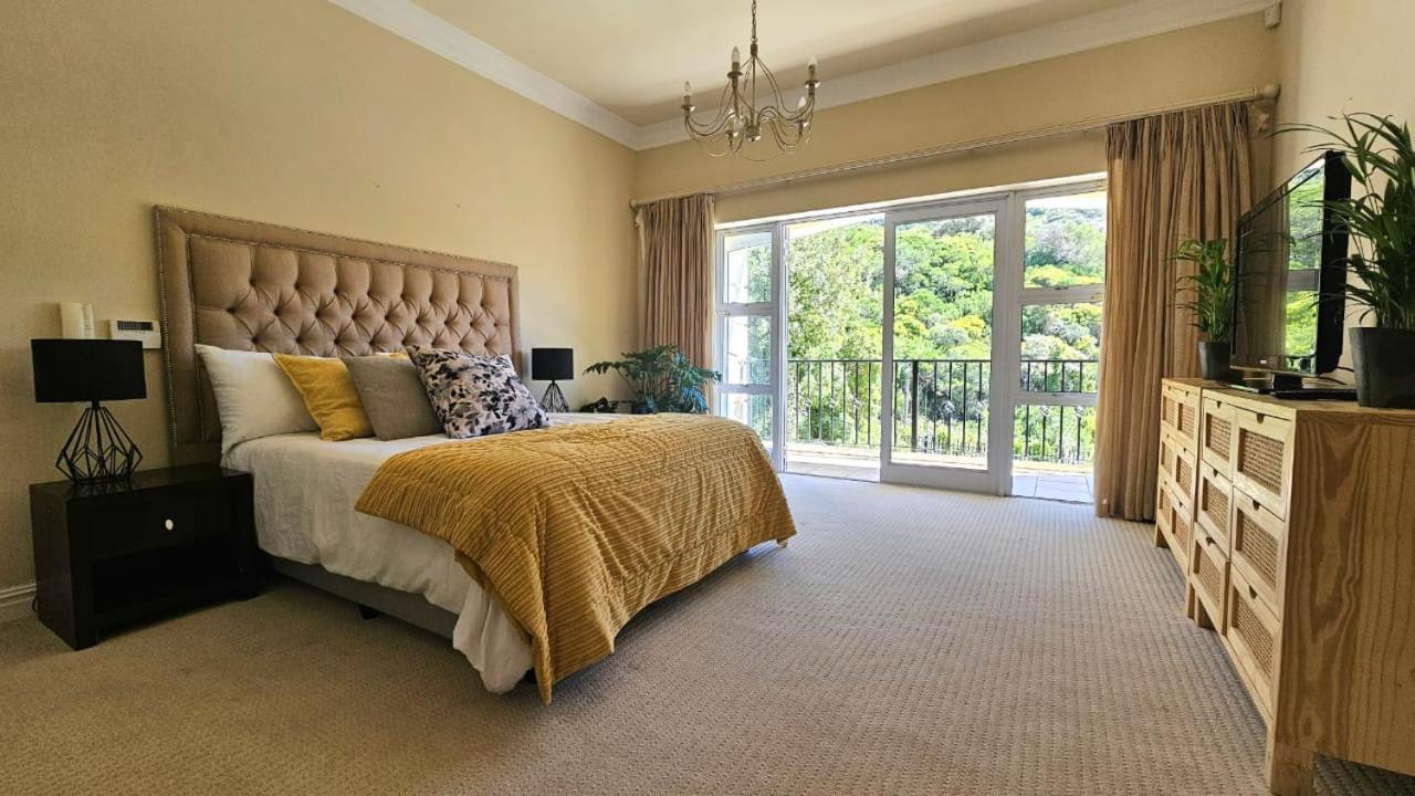 Luxury Family Villa Near Beach with Grill and Workspace view 3