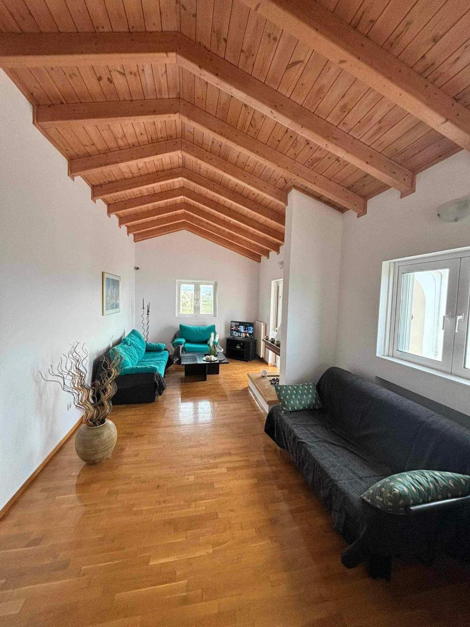 LOFT HOUSE