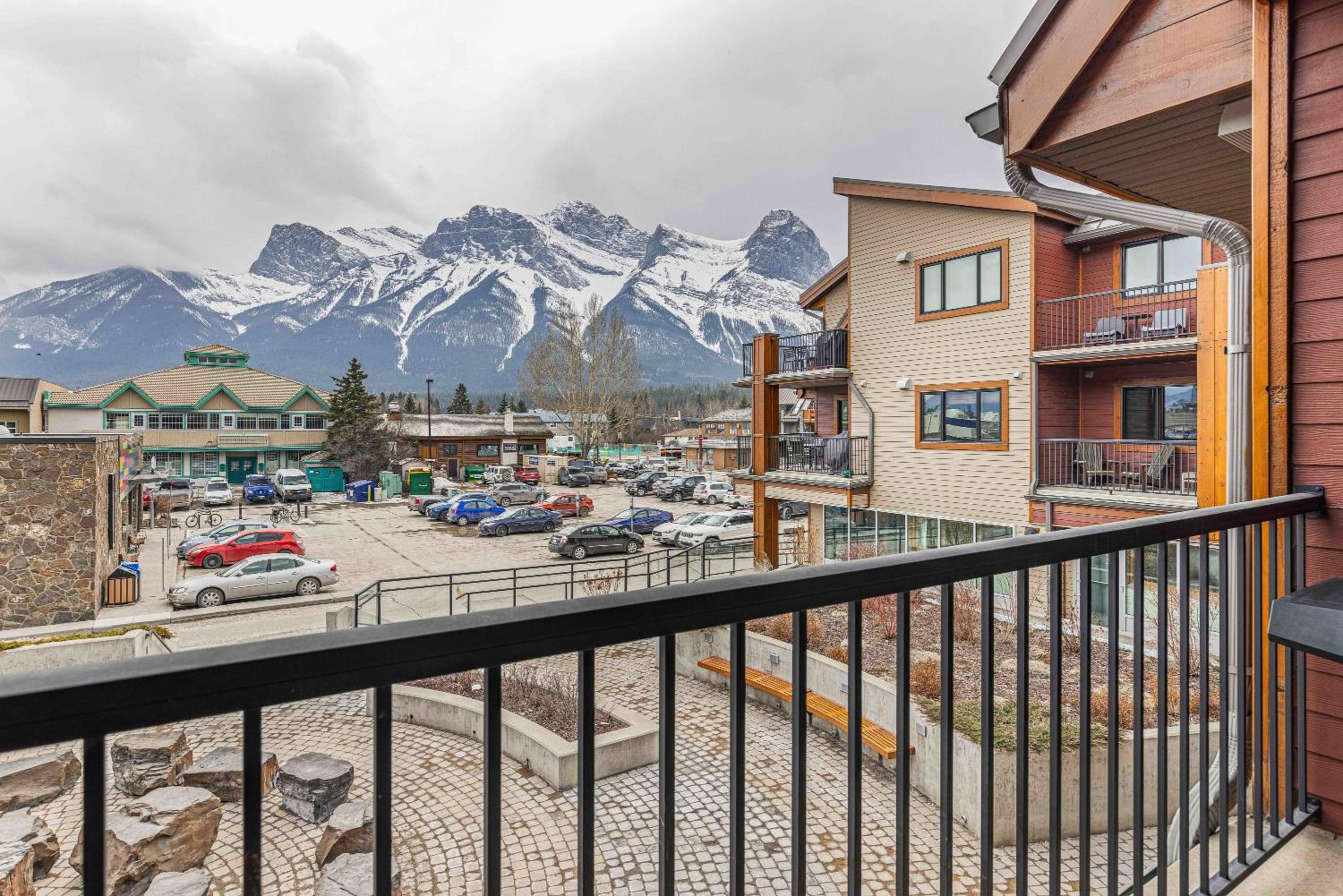 Best Views of Canmore - 2Bed 2Bath