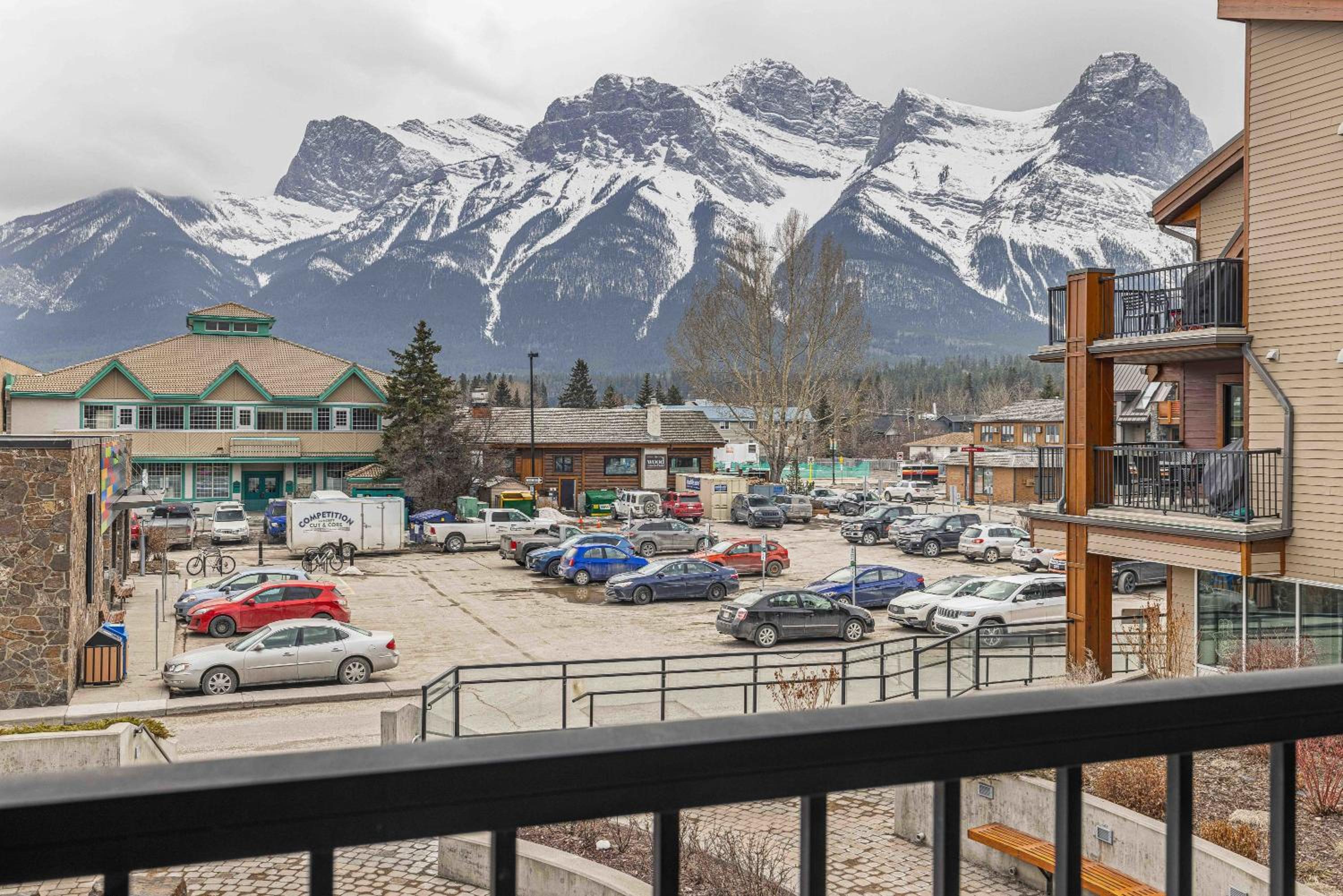 Best Views of Canmore - 2Bed 2Bath