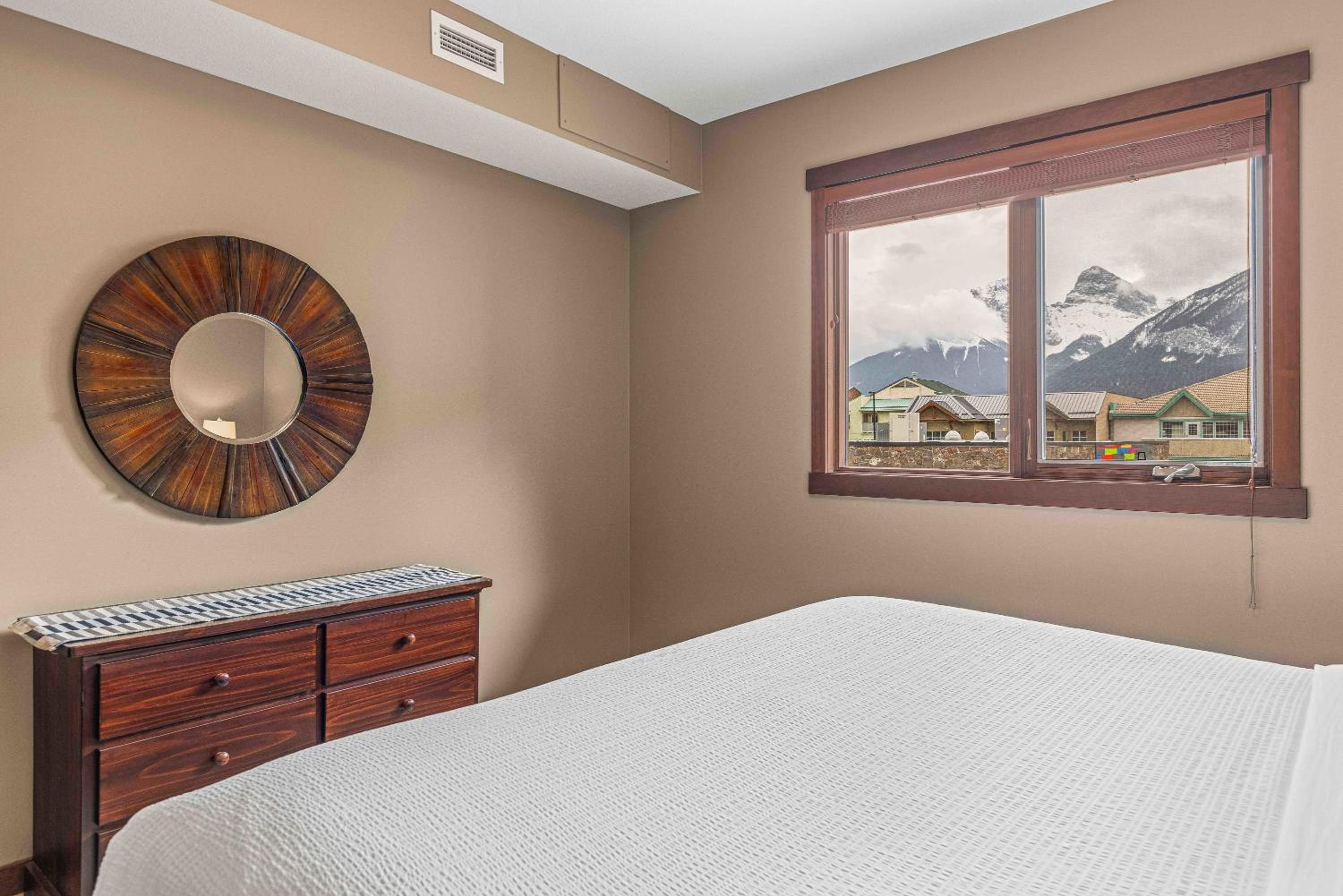 Best Views of Canmore - 2Bed 2Bath