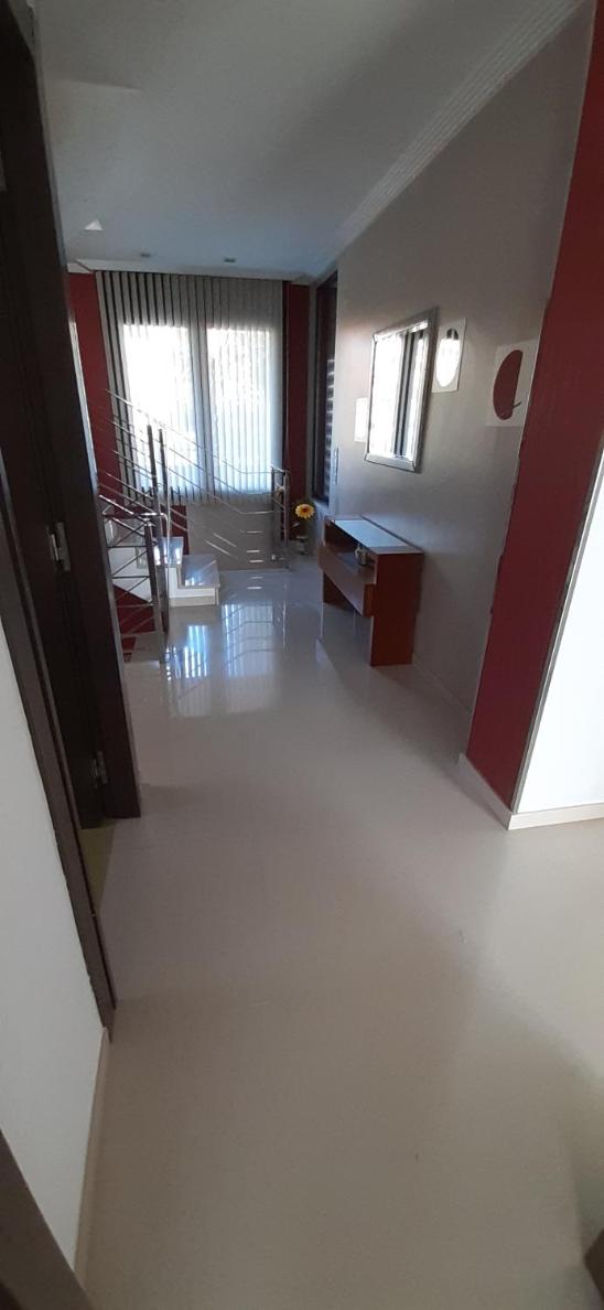 Chalet de lujo con jardín, piscina y aparcamiento todo privado. view 5