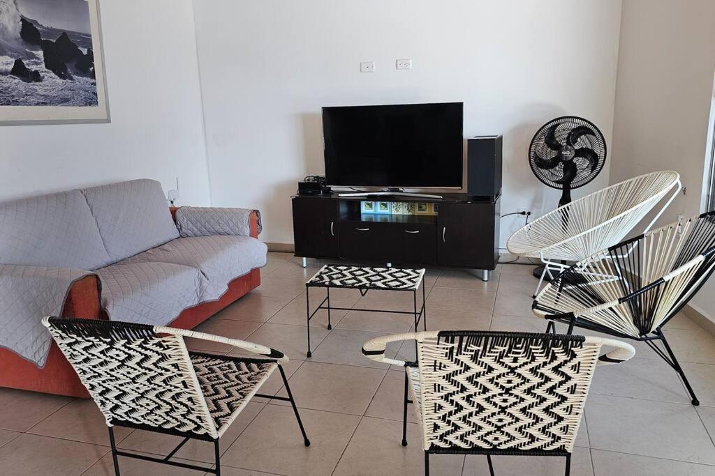 Casa en Girardot, Flandes, Ricaurte, conjunto cerrado.