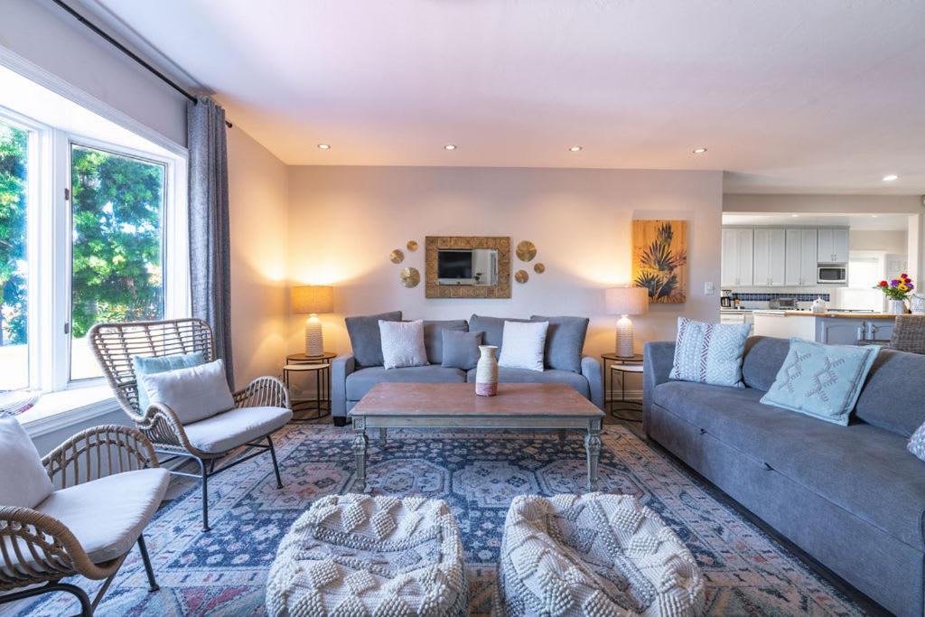 La Jolla Village's Premier Haven
