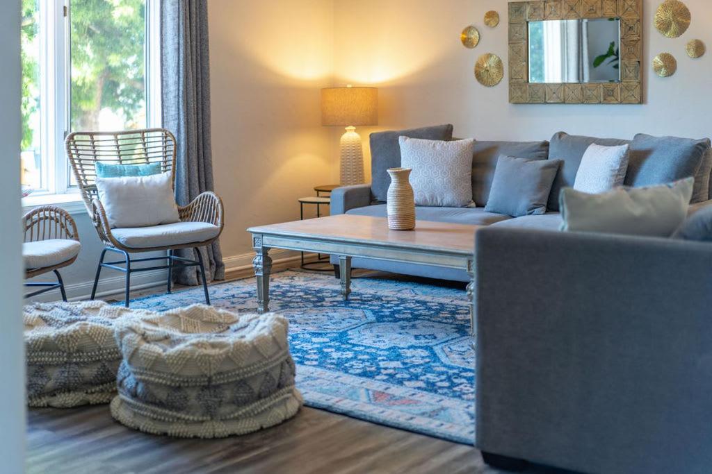 La Jolla Village's Premier Haven