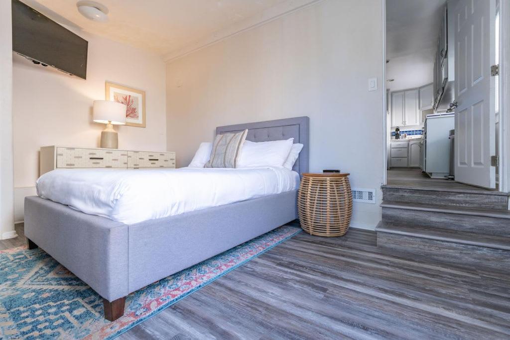 La Jolla Village's Premier Haven