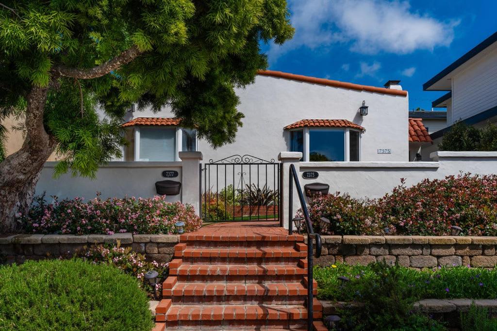La Jolla Village's Premier Haven