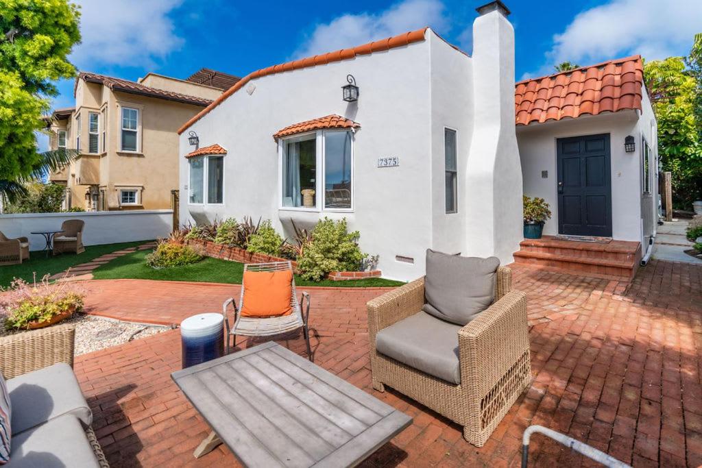 La Jolla Village's Premier Haven