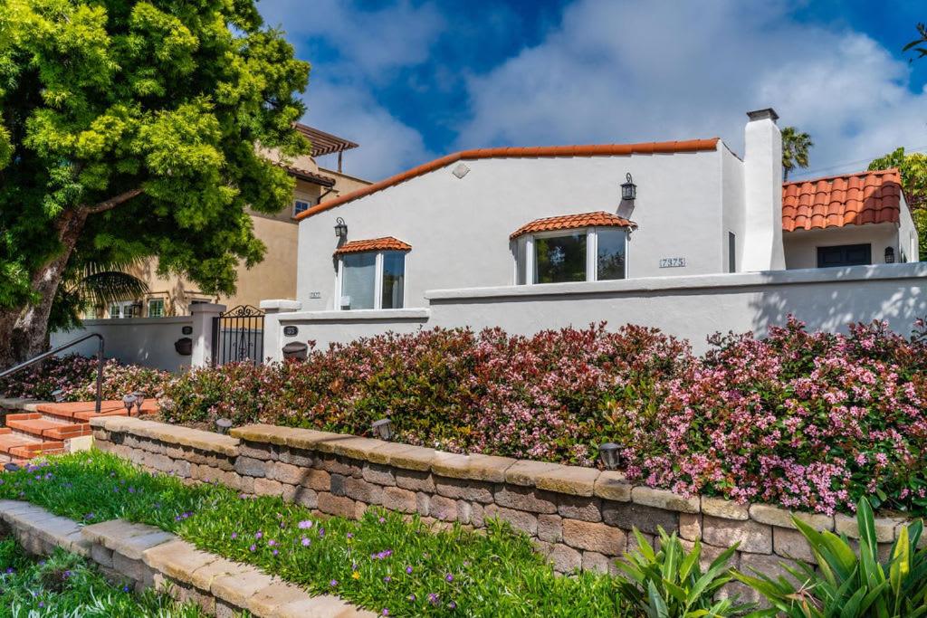 La Jolla Village's Premier Haven