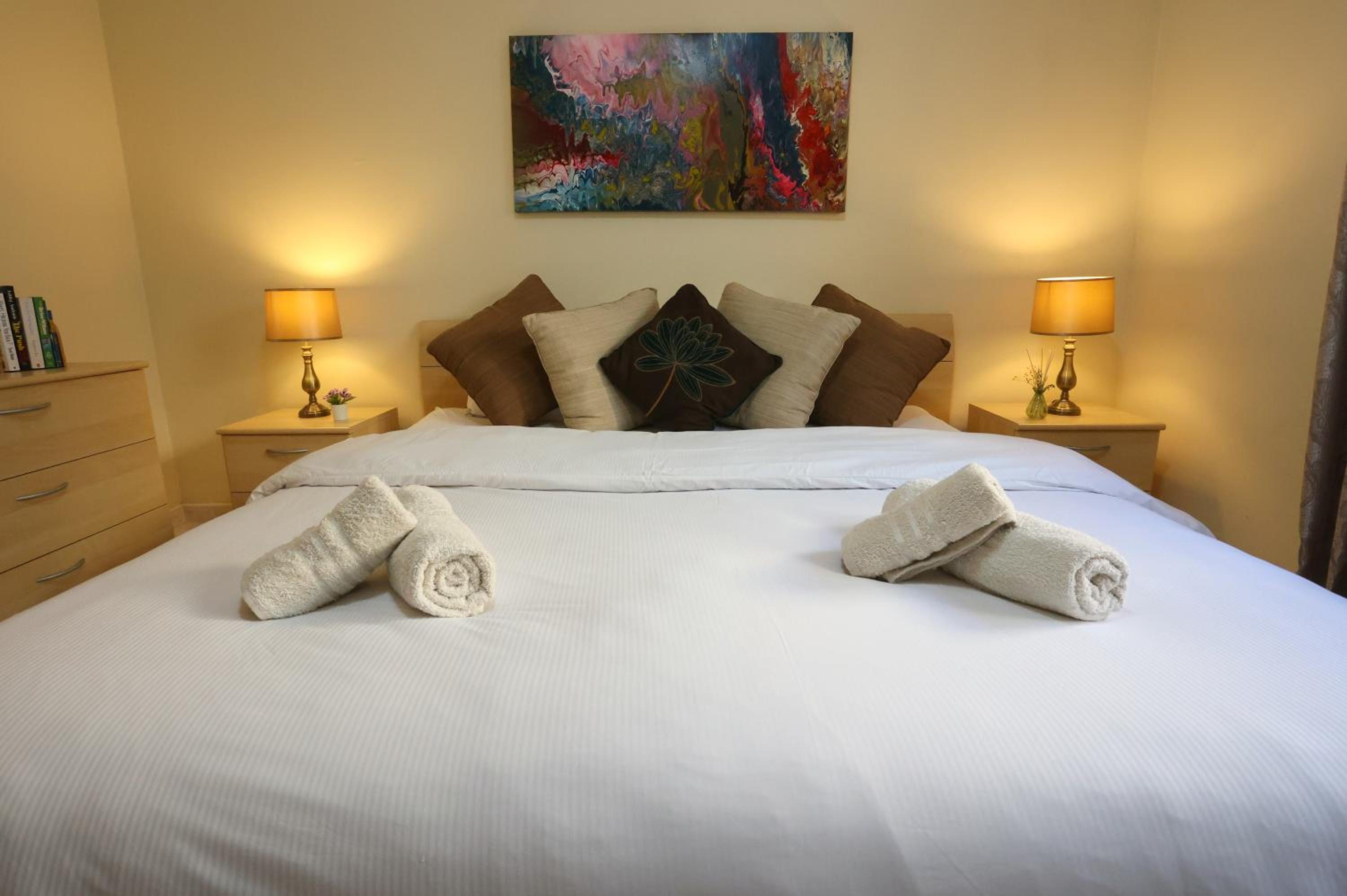 Mayfair Cosy 2BR Apartment photo 1
