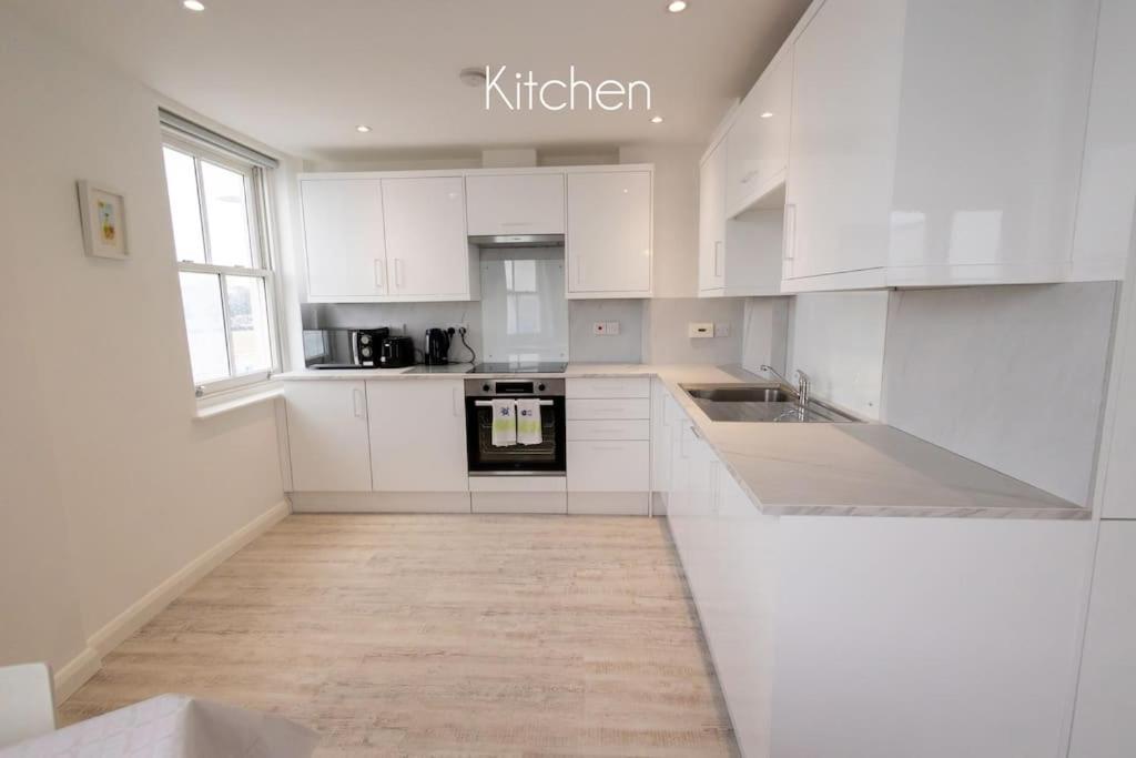 Beachside Gallery Flat Weymouth view 5