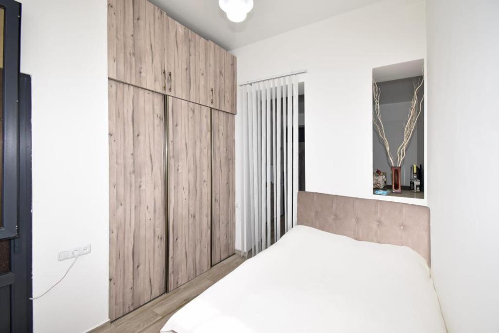 41excellent apartment in the very center of Yerevan