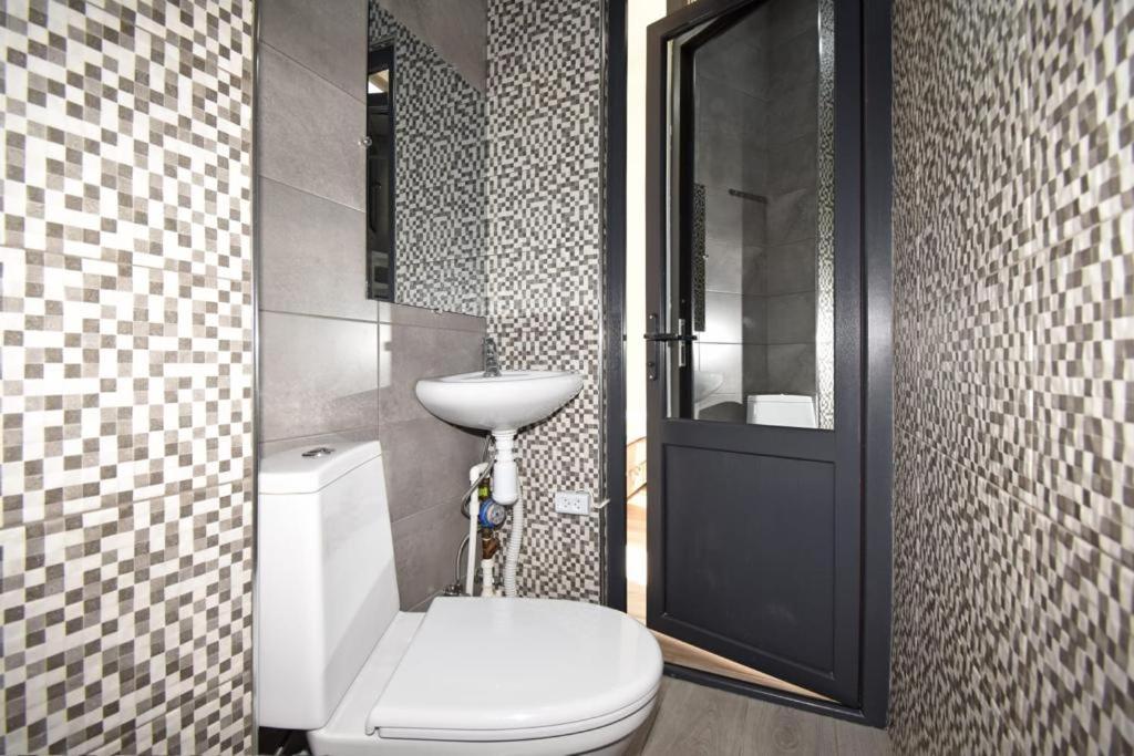 41excellent apartment in the very center of Yerevan