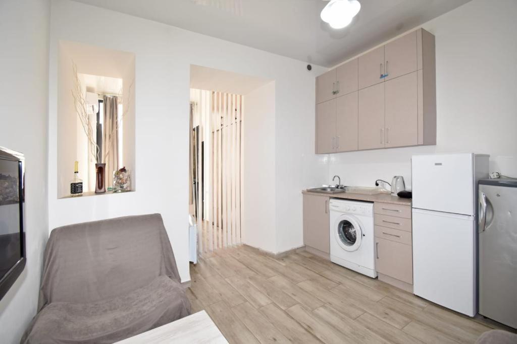 41excellent apartment in the very center of Yerevan