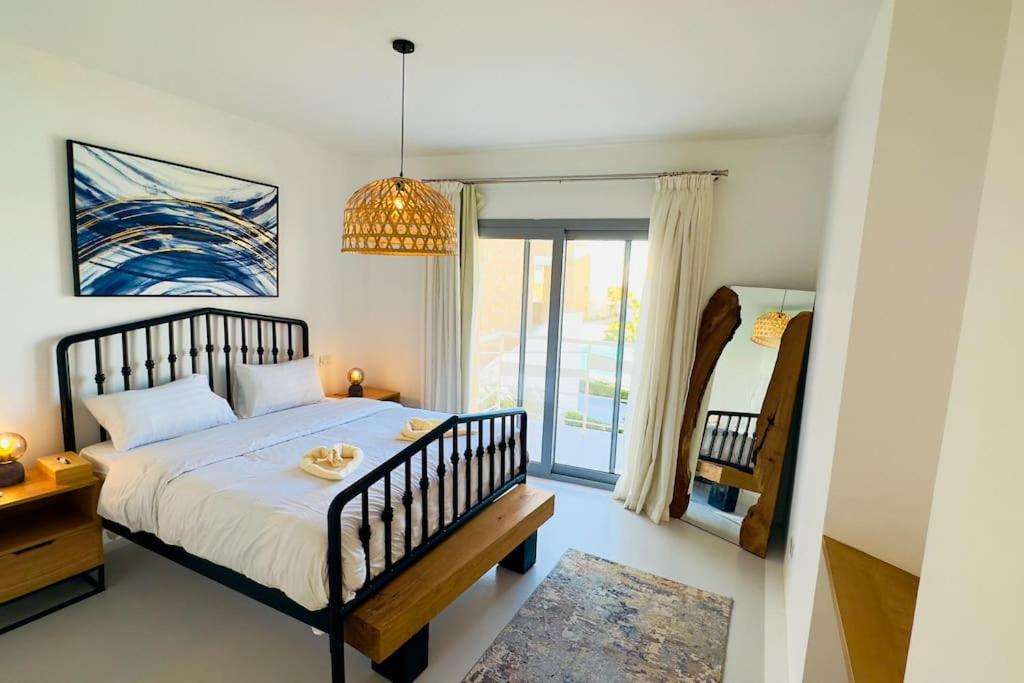 Cozy 3 bedrooms in swan lake view 4