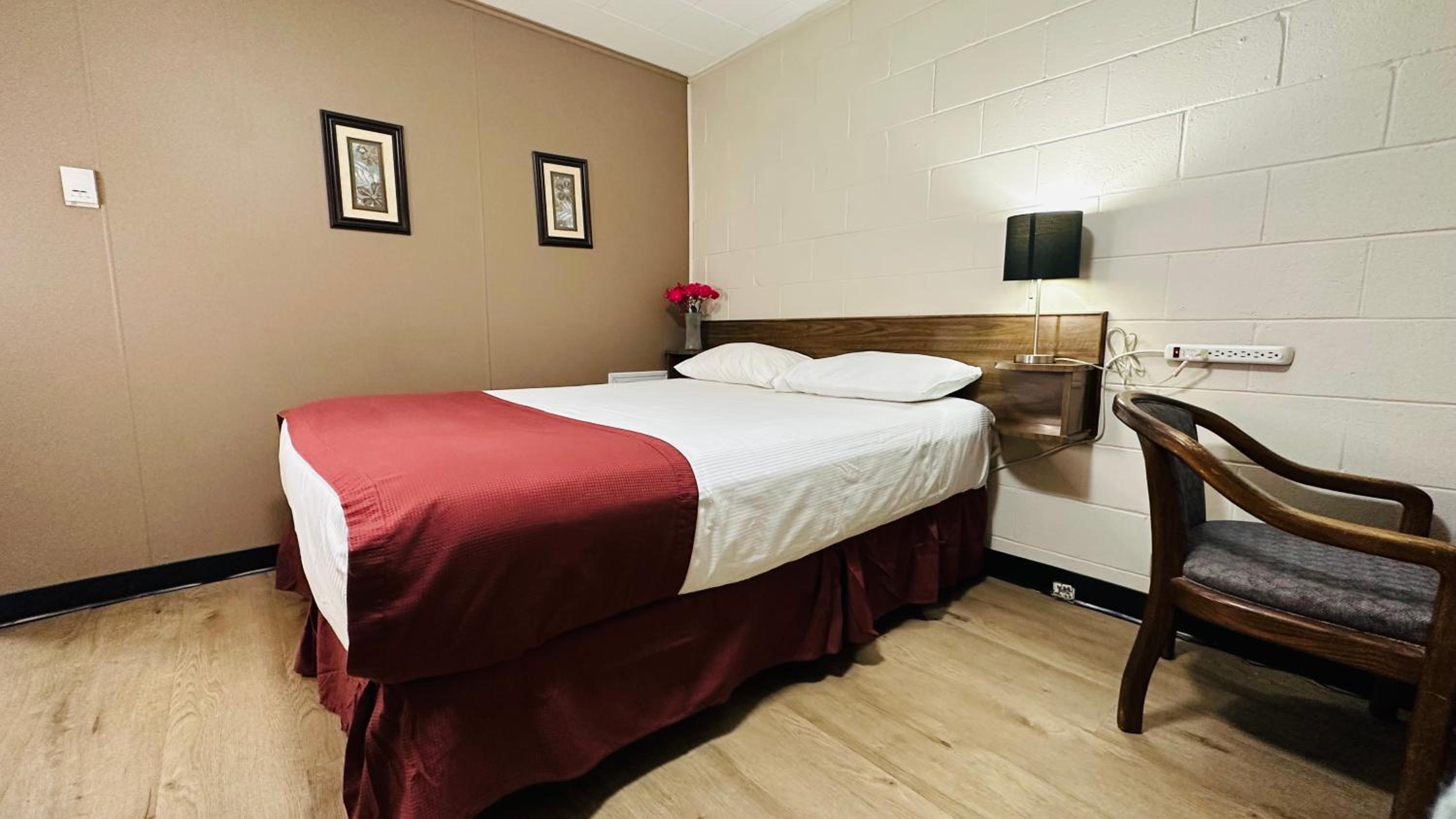 Travellers Motel