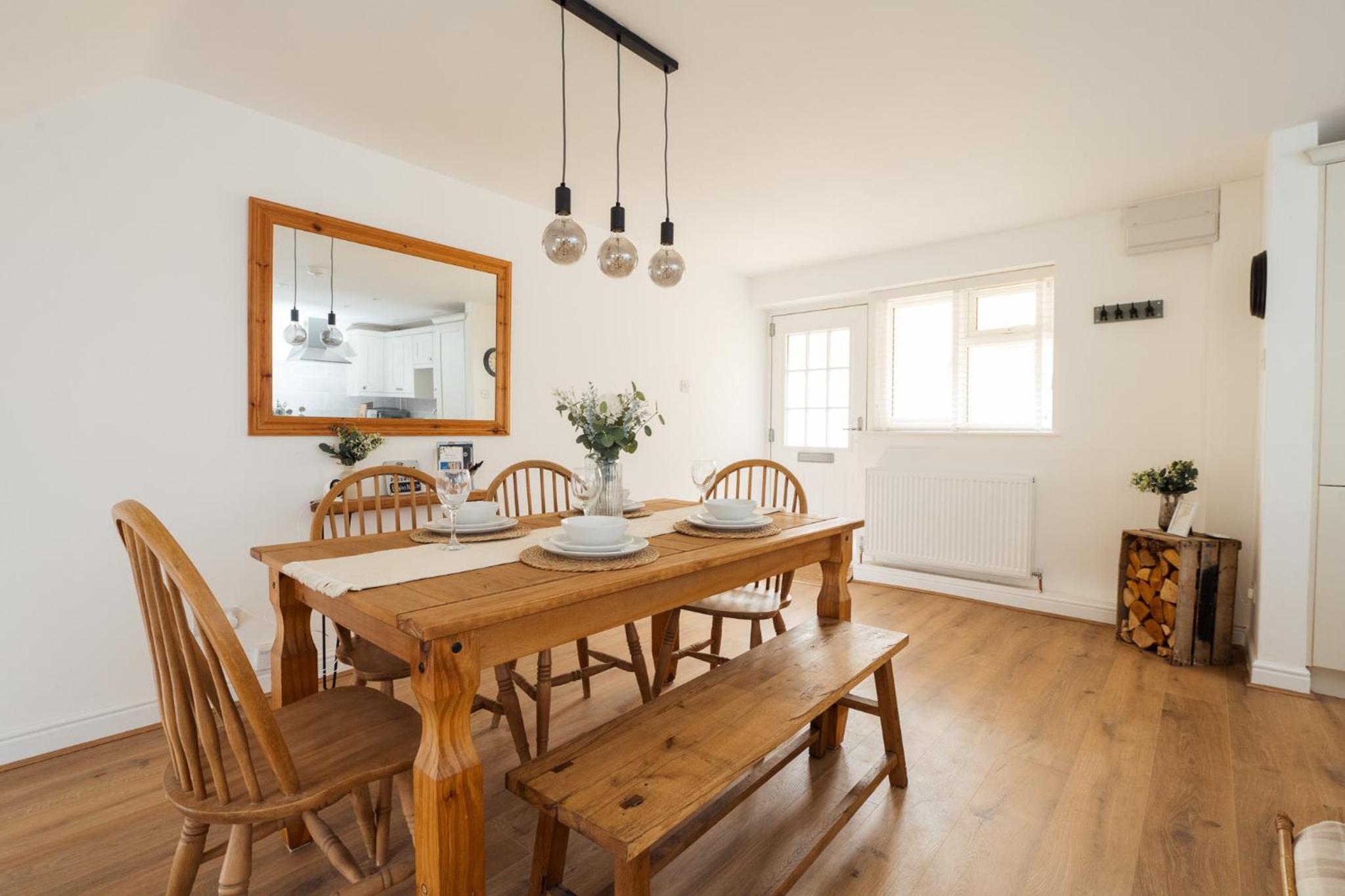 Cosy Cotswolds Getaway - Stow-on-the-Wold - Eagle Cottage view 2