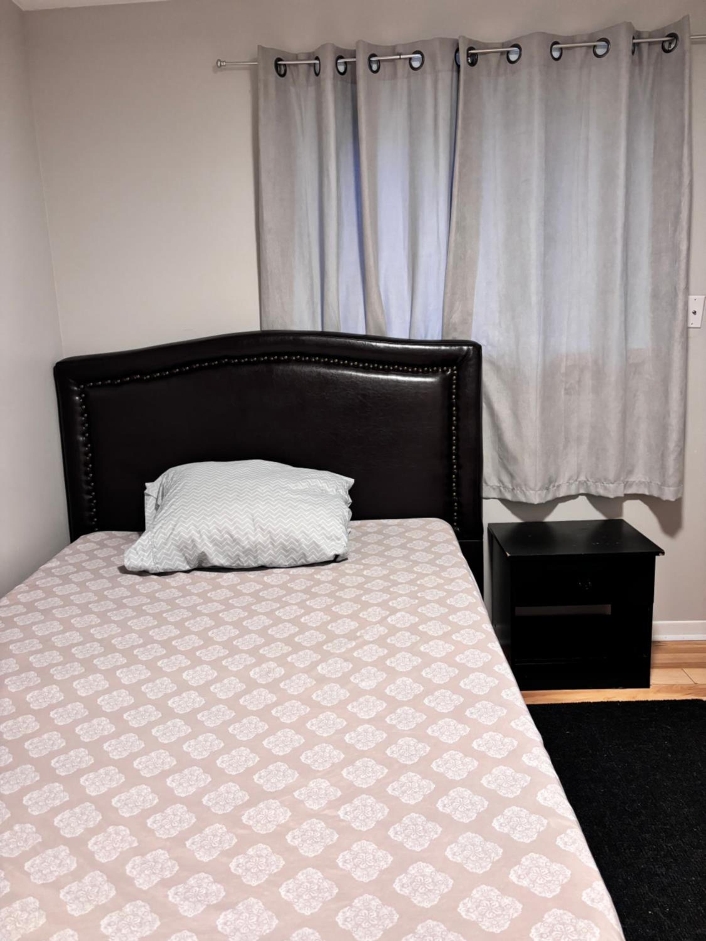 A very neat private room for one person only