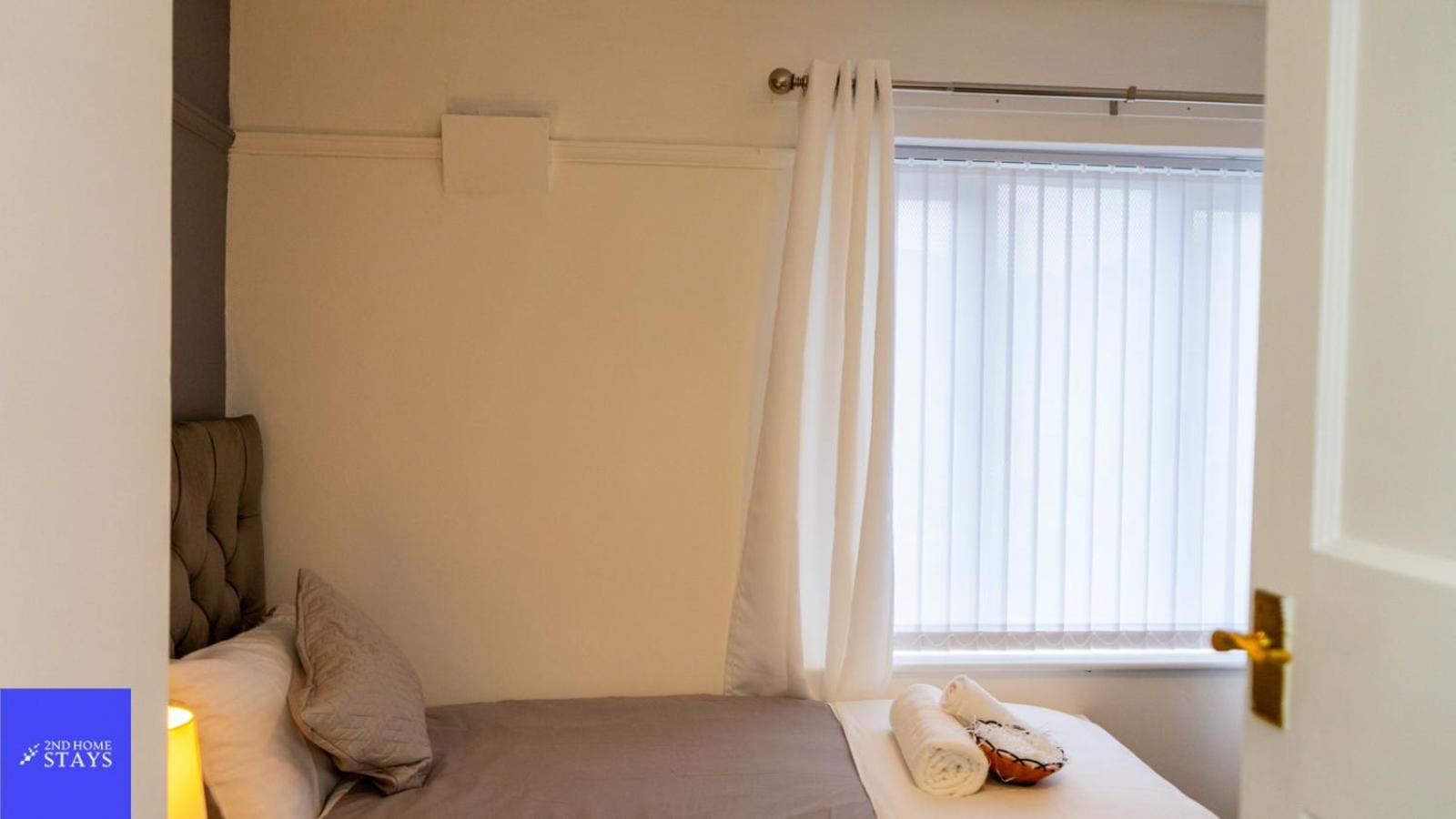 2ndHomeStays-Dudley-Suitable for Contractors and Families, Parking available for 3 Vans, Sleeps 12, photo 33