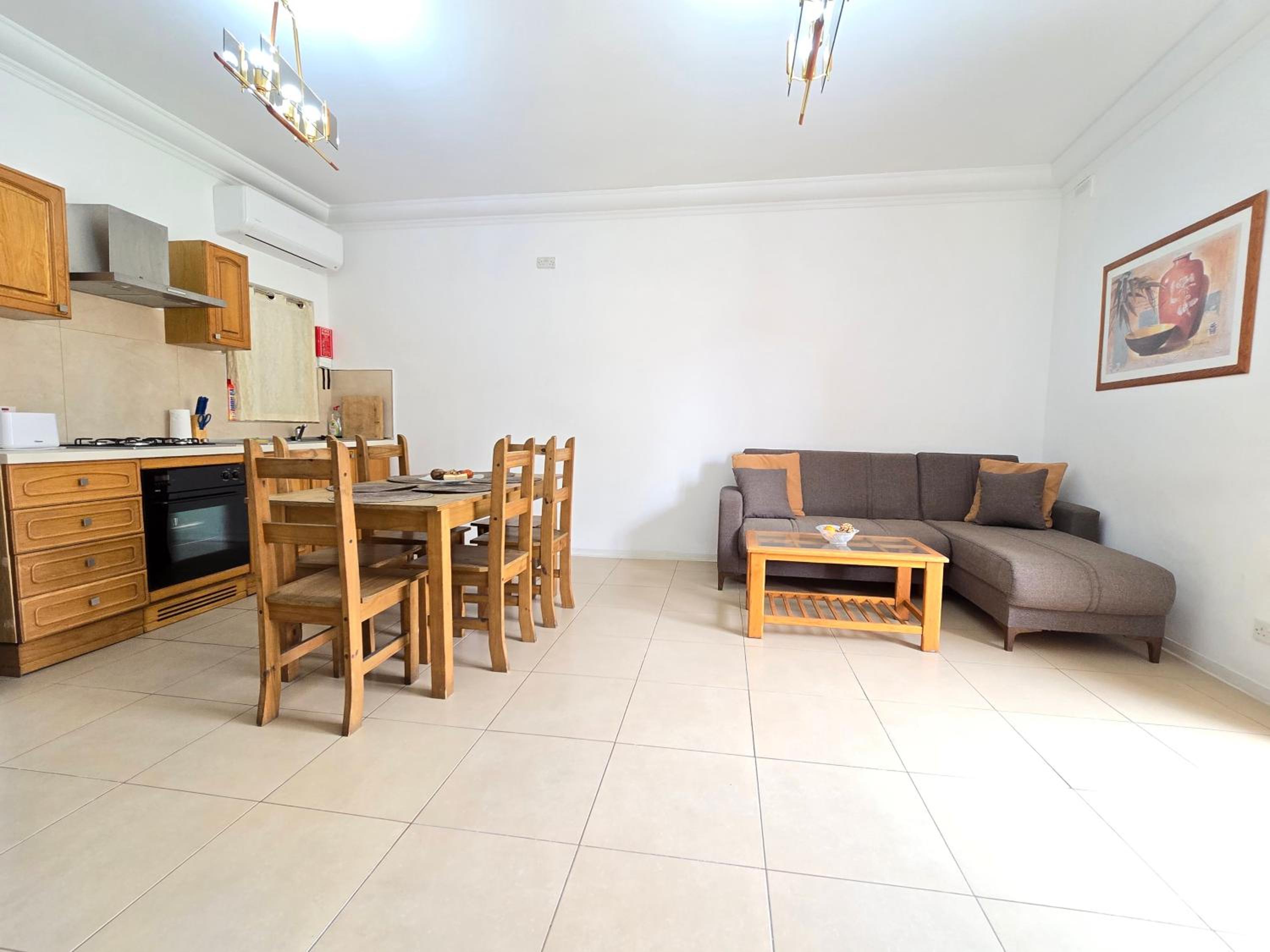 Central & Bright Apartment Free Wi-Fi photo 3