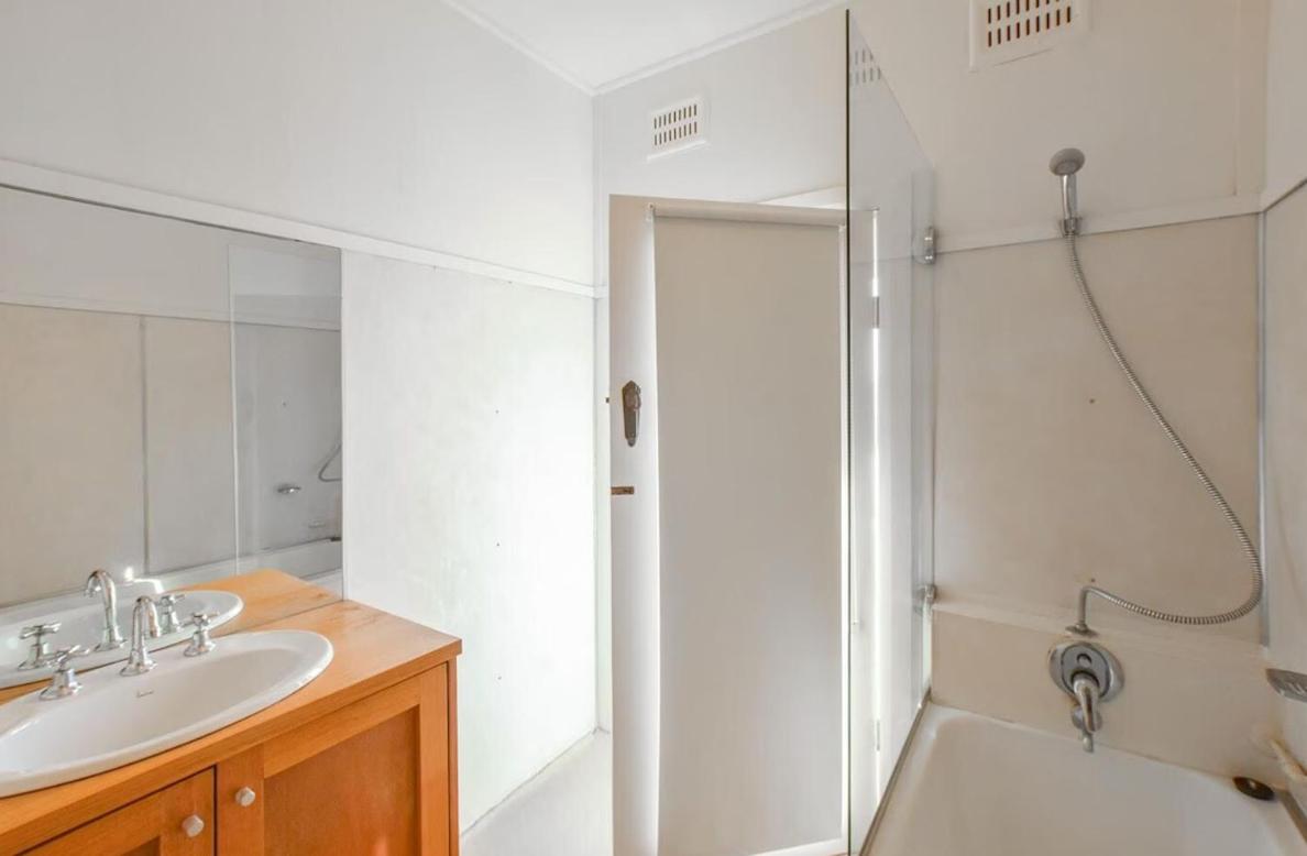 Bermagui Bay Beach House 2, Wonderful Beachside Location, Pet Friendly