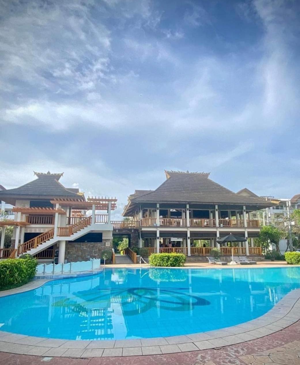 cozy 2 Bedrooms one oasis fullyfurnished back SM Mall Ecoland