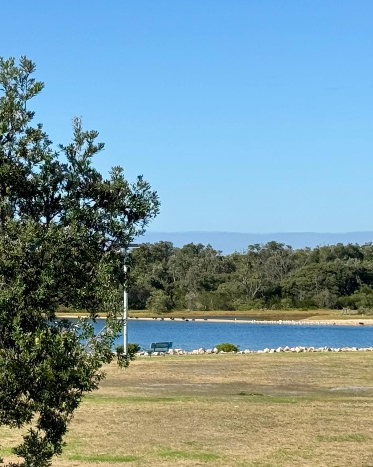 Driftwood Townhouse - Waterfront-Central Location