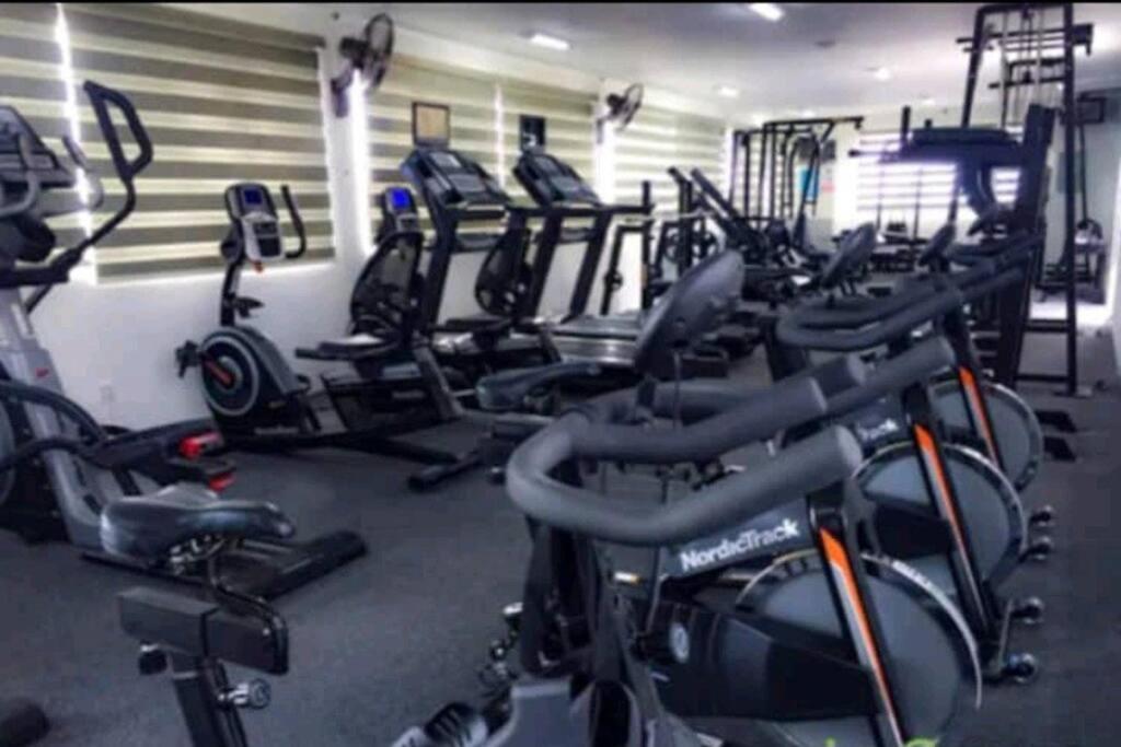 Sheryll Escapes - 214 La Grande Studio, comfy hotel amenities with Netflix! view 5