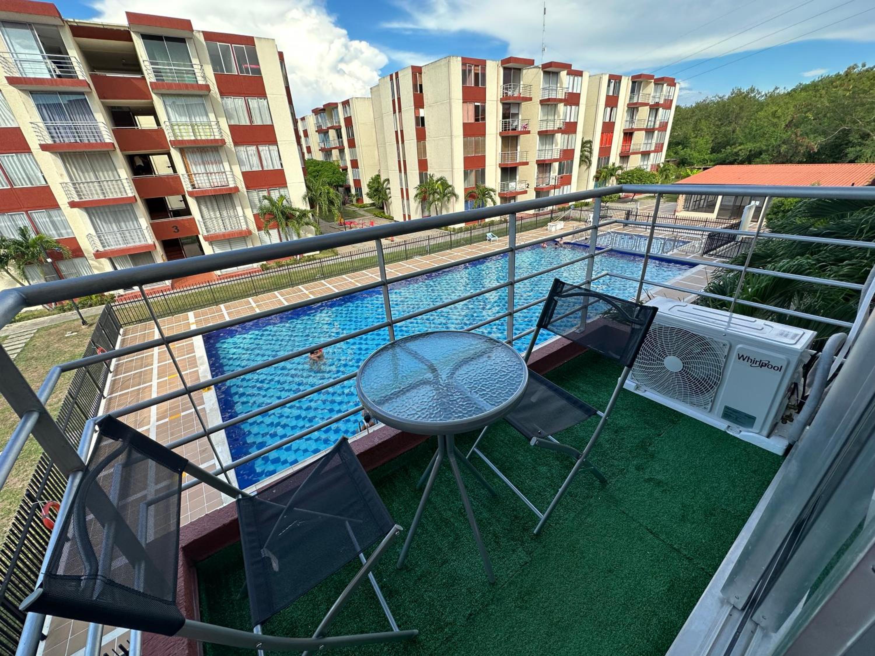 Apartamento completo, con piscina