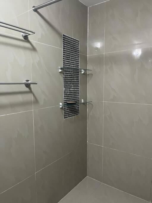 Sheryll Escapes - Kandi luxury 1BR, housekeeping & Netflix! view 2
