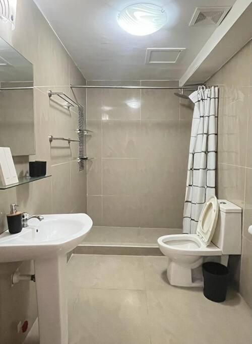 Sheryll Escapes - Kandi luxury 1BR, housekeeping & Netflix! view 4