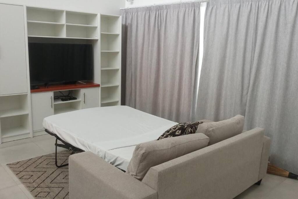 One bedroom Executive Apartment - 8 - view 2