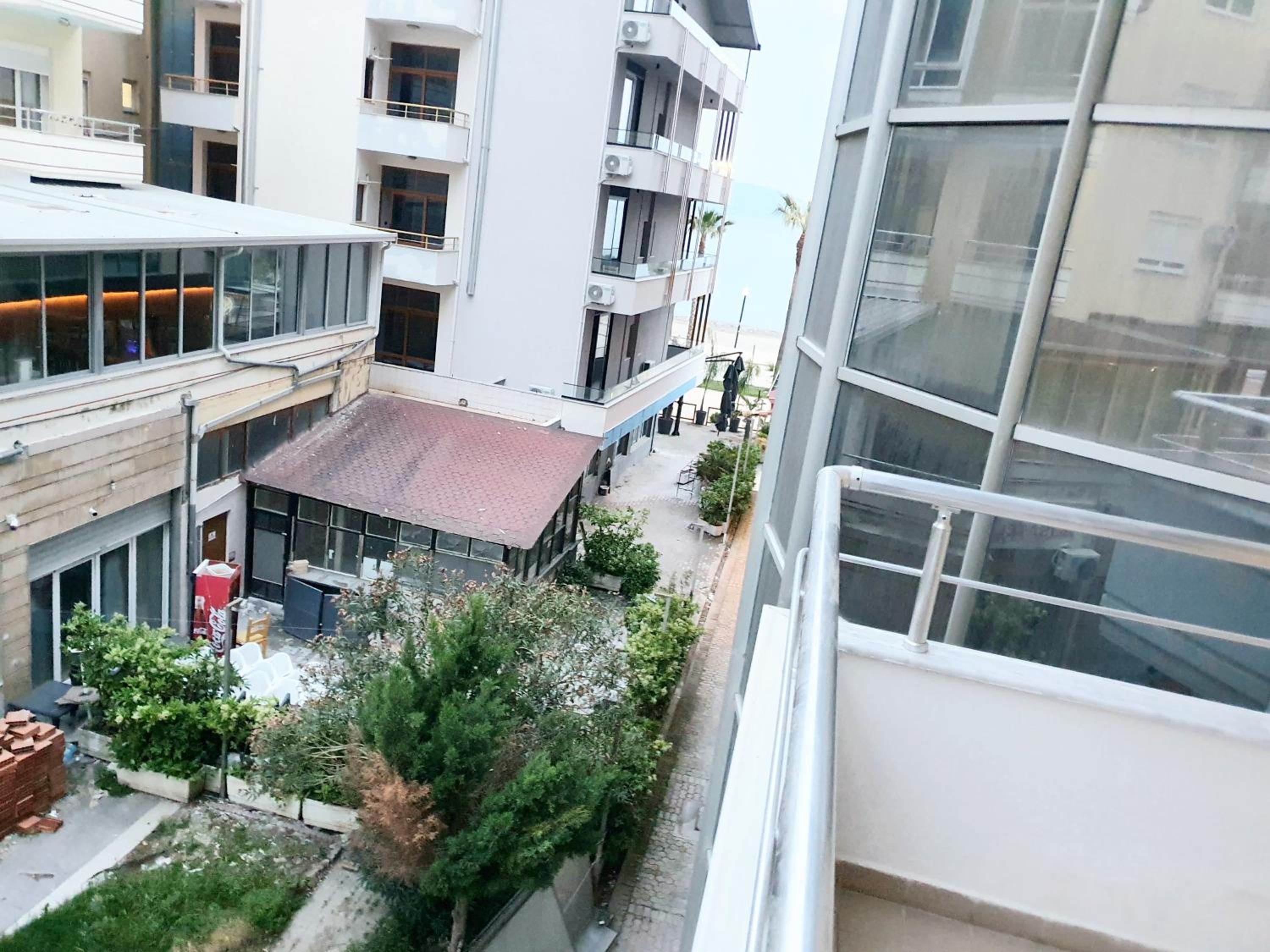 Apartment me qera Lungomare Vlore Medem1