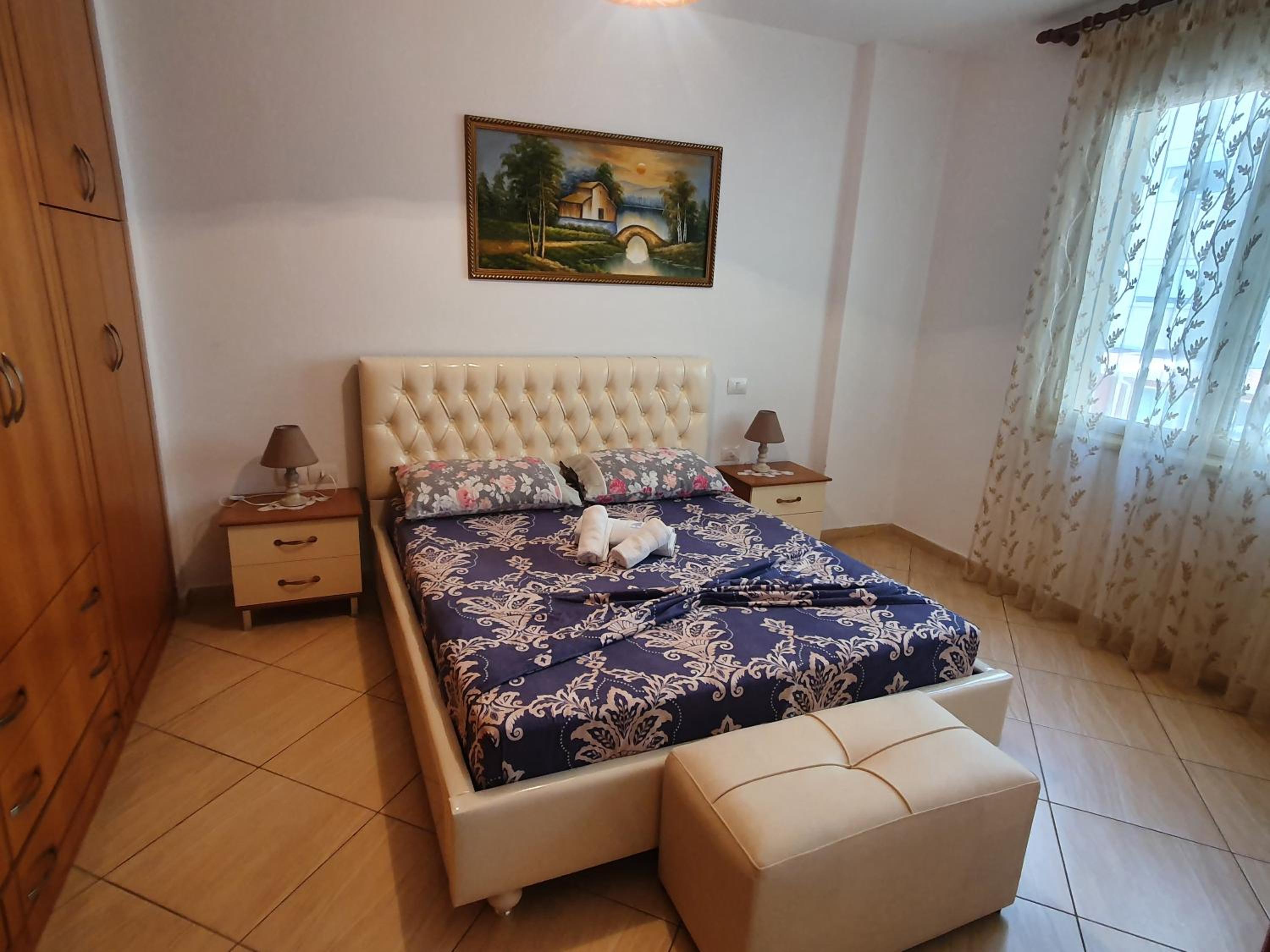 Apartment me qera Lungomare Vlore Medem1