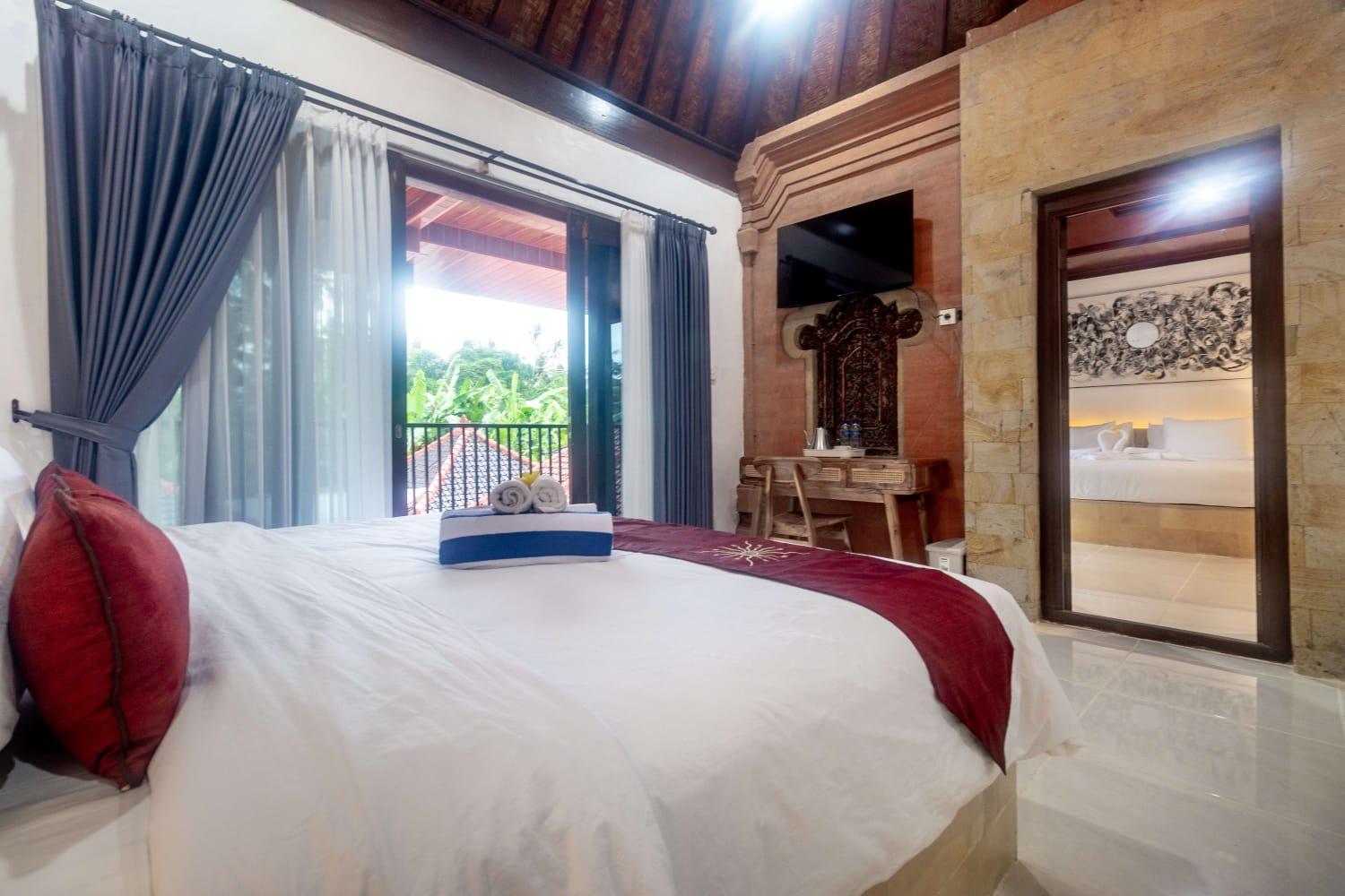 Green three bed room villa private pool view 2