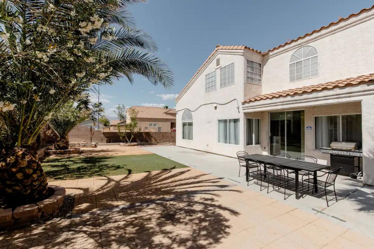 Rose Canyon- 5 Bedroom Home in Las Vegas view 3