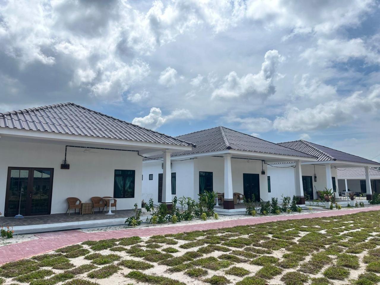 Ocean Cottage 2, Radiant Teluk Sari photo 3