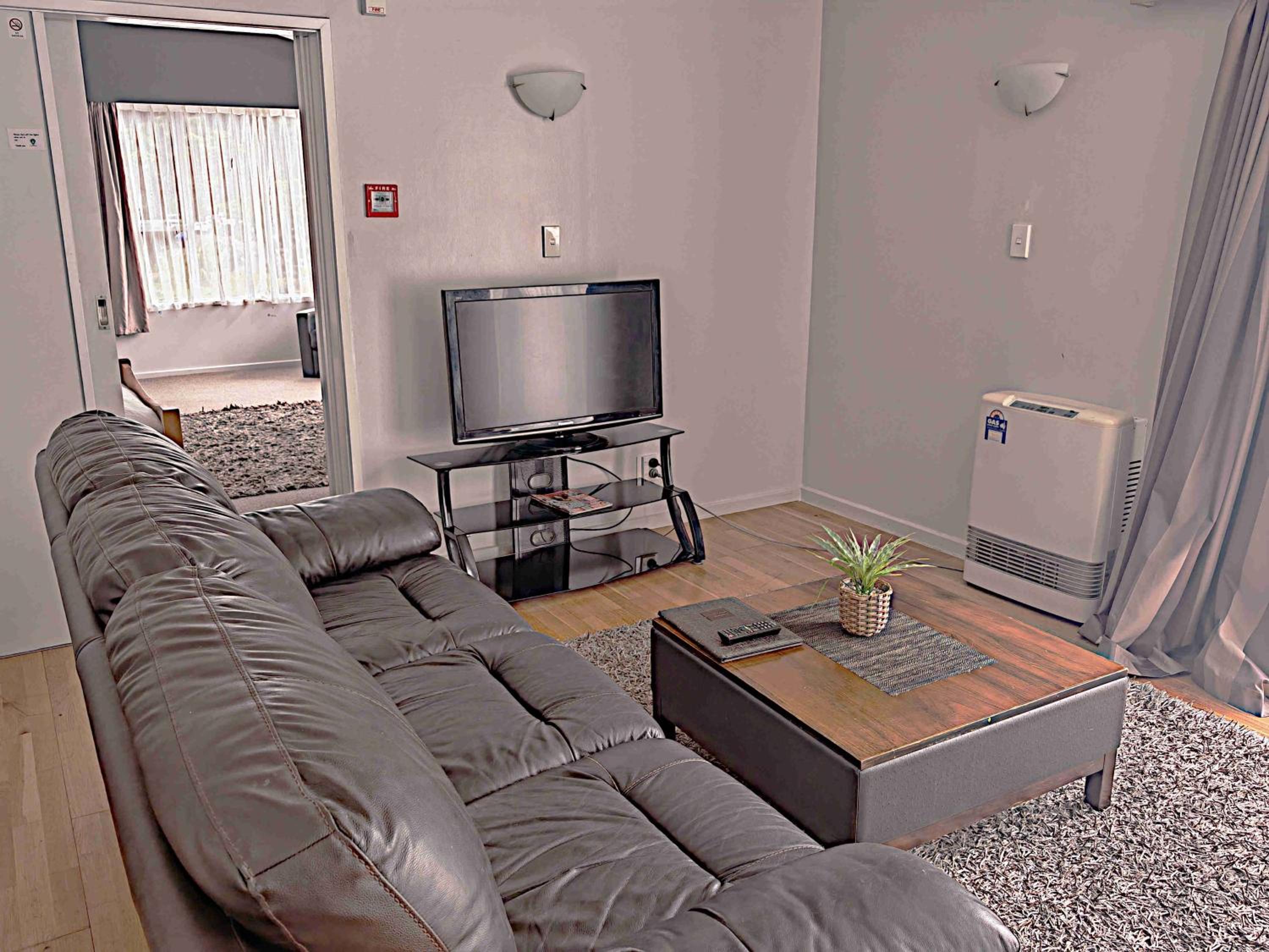 Newlands Court Motel