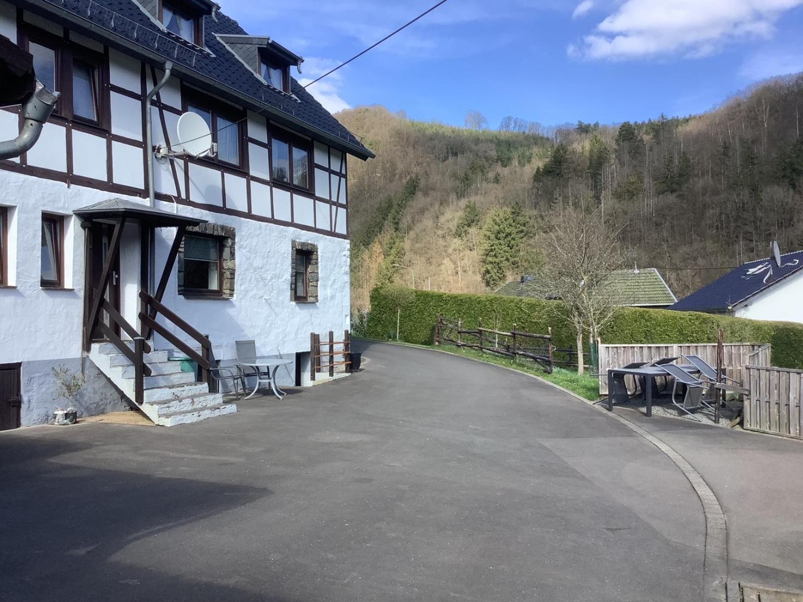 Berg Blick Eifler Bauernhaus modern restauriert