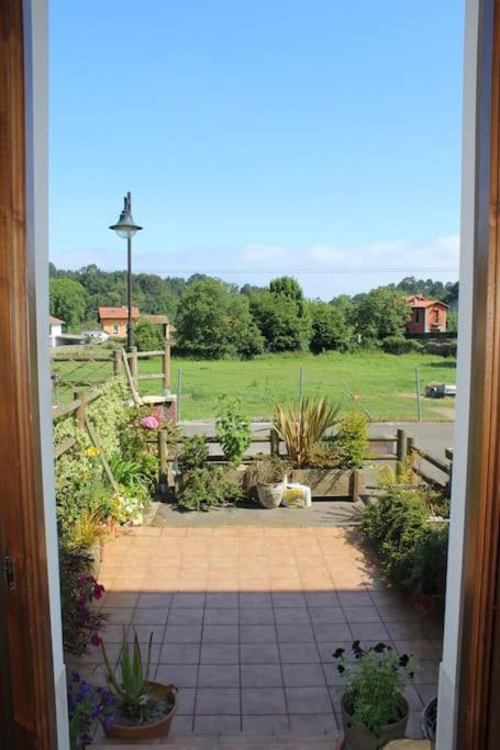 Acogedor bajo con terraza y vistas