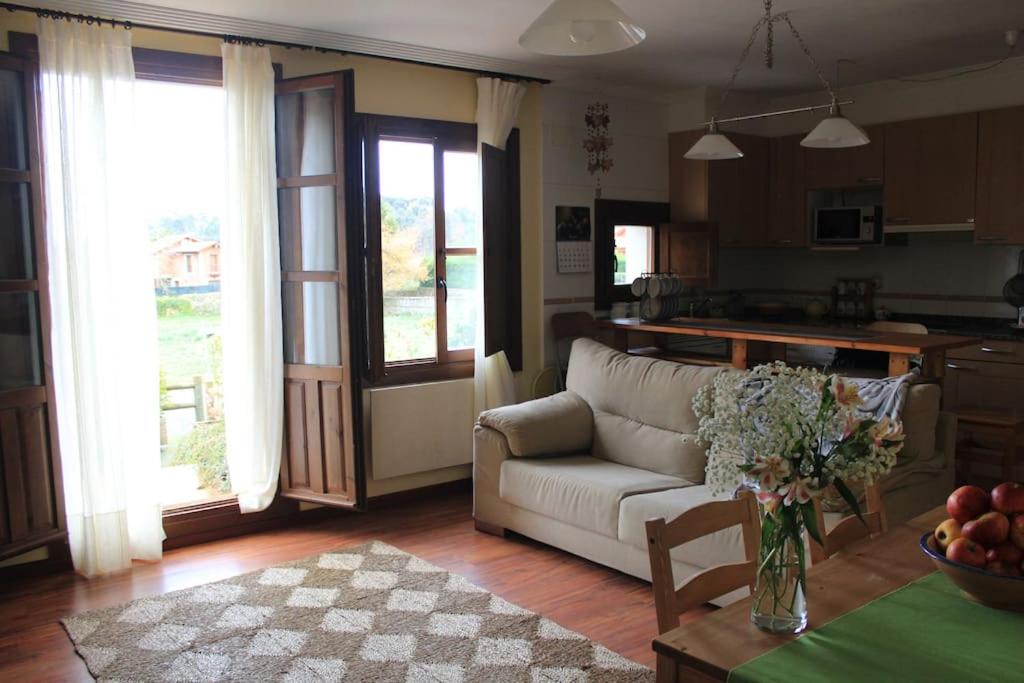 Acogedor bajo con terraza y vistas