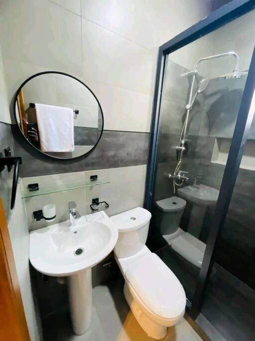 Cozy Homes 1Bedroom Apartment Remera view 3