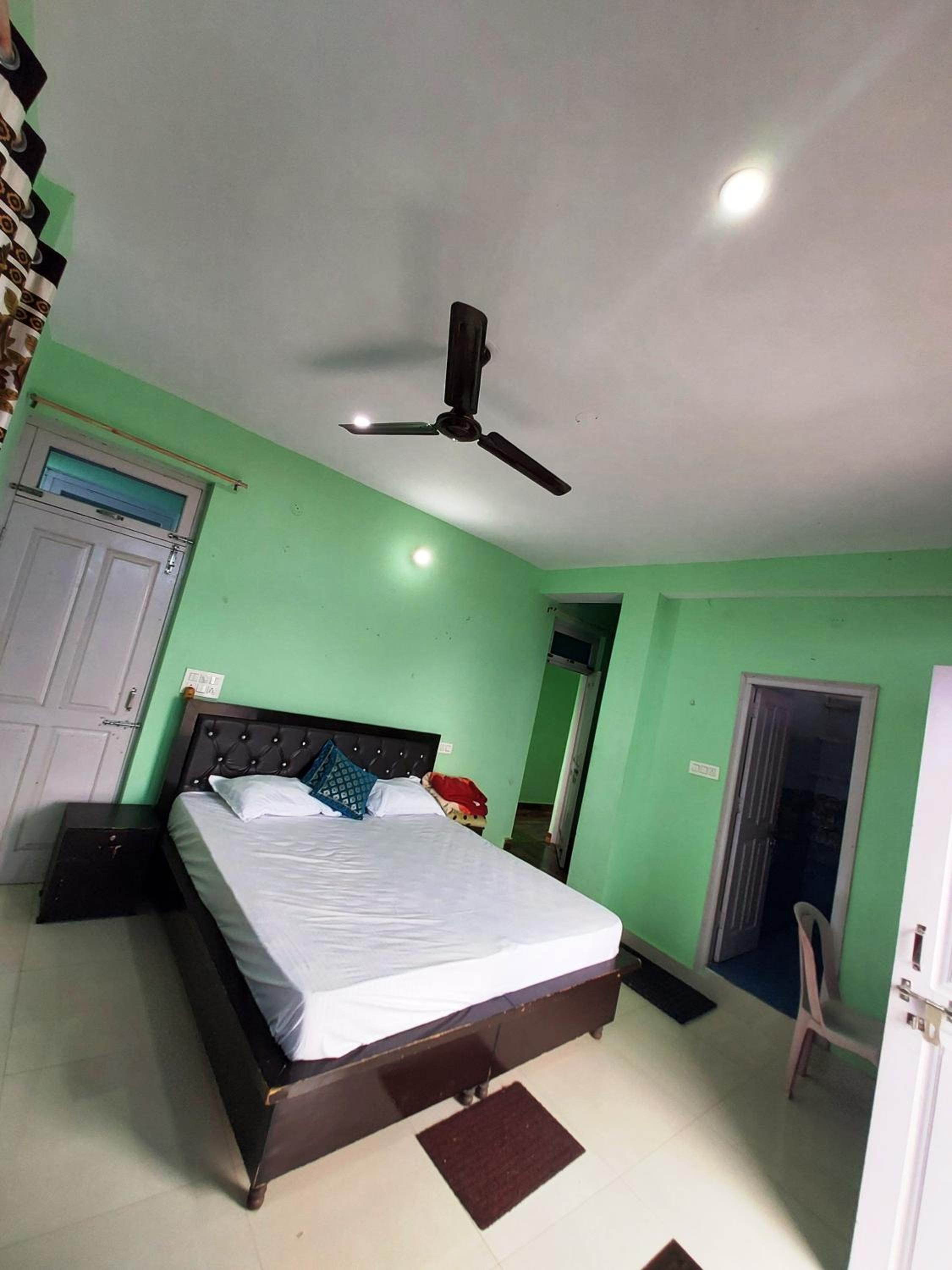 Mohinder & Mohindra Home Stay view 2